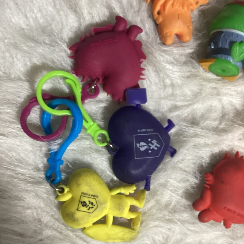 Birds, American Heart Association & Misc Lot of 10 Keychains Backpack Bag Charms - Picture 8 of 11